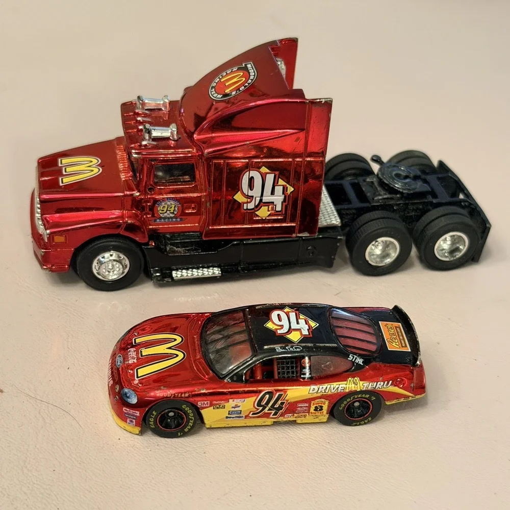 Racing Champions #94 Bill Elliott McDonald's 1:64 Team Transporter & Car 1993